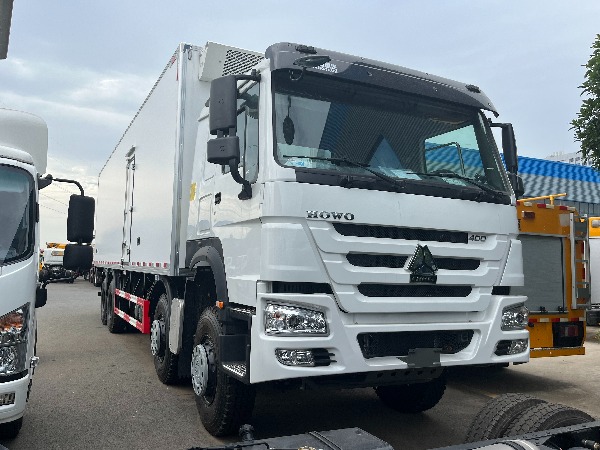 8x4 HOWO Refrigerated Truck