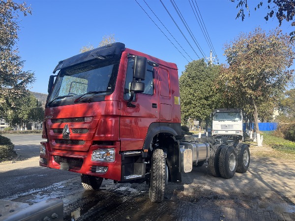 371HP 6X4 Right Hand Drive SINO TRUK HOWO Truck Chassis